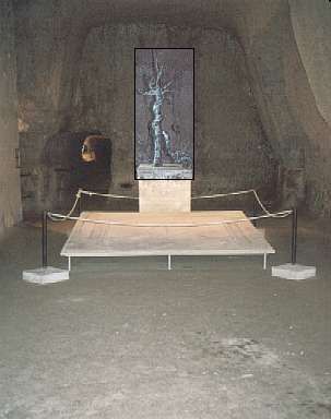 Hydra Fountain, Gymnasium.